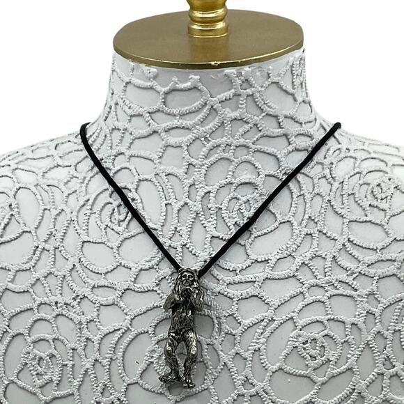 Vintage Cowardly Lion Pendant Comstock Pewter Wizard of Oz 1997 Nylon Necklace - Picture 2 of 9